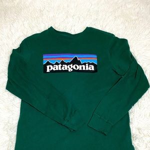Patagonia Boys long sleeve shirt size M
